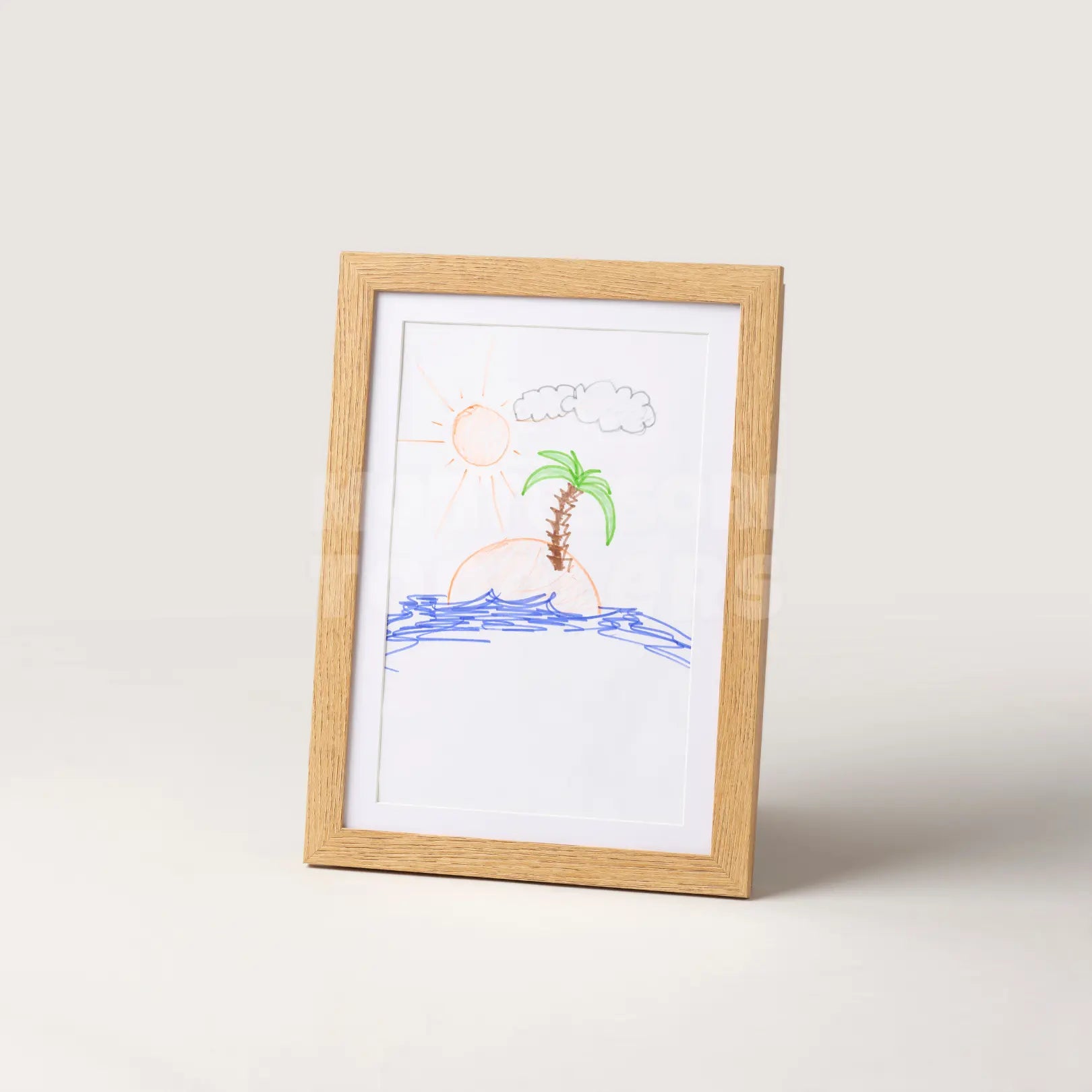 Toddlers Frame – Piirustuskehys, jossa on sisäänrakennettu säilytystila